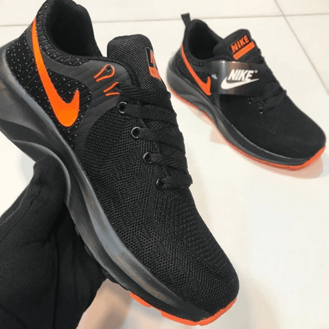 Nike Air Zoom Flyknit