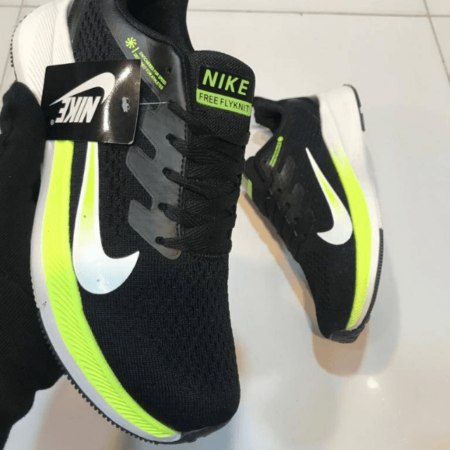Nike Air Zoom Flyknit